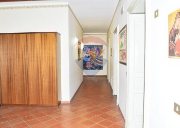 Hall / corridoio - Stabile - Palazzo Via Paracquara
1-2-3, Zafferana Etnea - foto 36