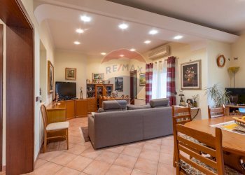 Sala da pranzo - Villa C/da Cannarozzo
 
s.n., Piazza Armerina - foto 8