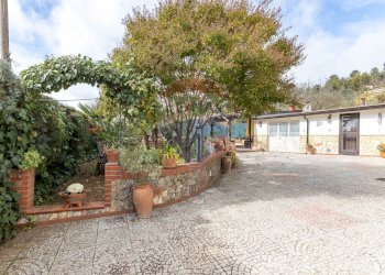 Giardino - Villa C/da Cannarozzo
 
s.n., Piazza Armerina - foto 19