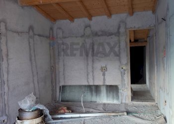 Non correlato - Casa semi indipendente Via bolzano
 
28, Paterno - foto 7