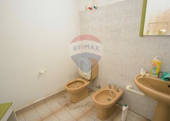 Bagno - Locale Commerciale Via Etnea
 
506, Gravina di Catania - foto 23