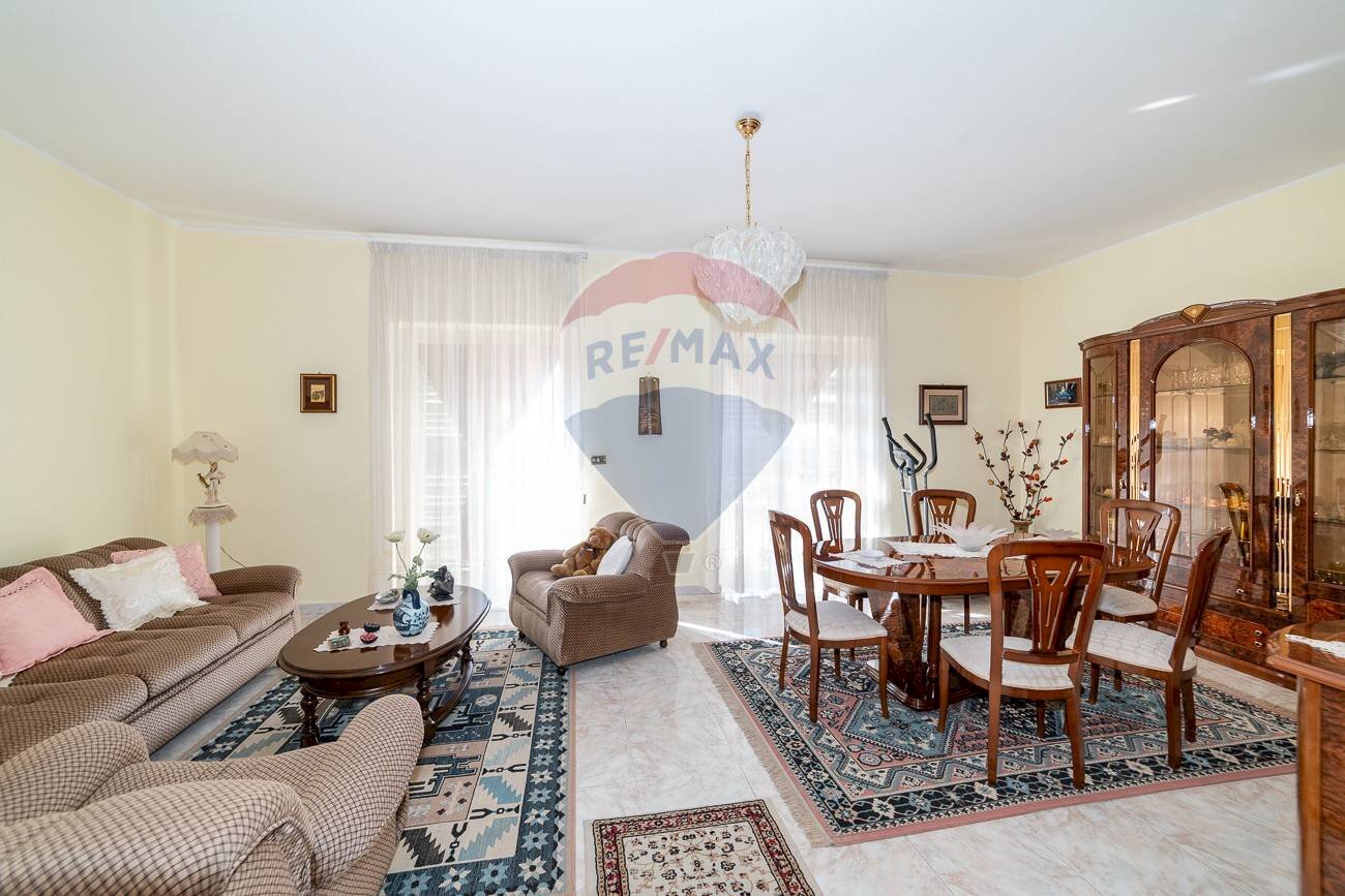 Sala da pranzo - Appartamento Via Pantelleria
 
20, Belpasso - foto 1