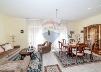 Sala da pranzo - Appartamento Via Pantelleria
 
20, Belpasso - foto 1