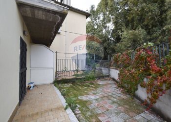 Giardino - Quadrilocale Via De Nicola
 
9, Belpasso - foto 14