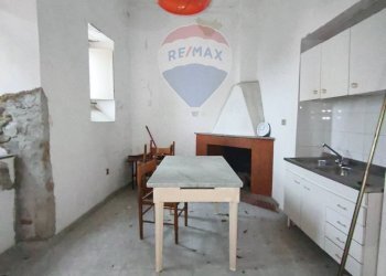 Sala da pranzo - Casa semi indipendente piazza guglielmo marconi
 
12, Roggiano Gravina - foto 12