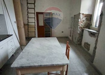 Sala da pranzo - Casa semi indipendente piazza guglielmo marconi
 
12, Roggiano Gravina - foto 13