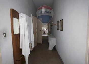 Hall / corridoio - Casa semi indipendente piazza guglielmo marconi
 
12, Roggiano Gravina - foto 17