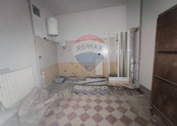 Stanza vuota - Casa semi indipendente piazza guglielmo marconi
 
12, Roggiano Gravina - foto 35