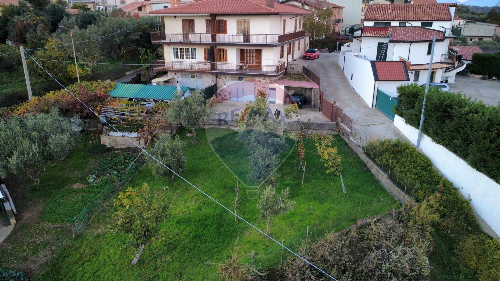 Casa all\'aperto - Casa semi indipendente via croce
 
12, Cerzeto - foto 1