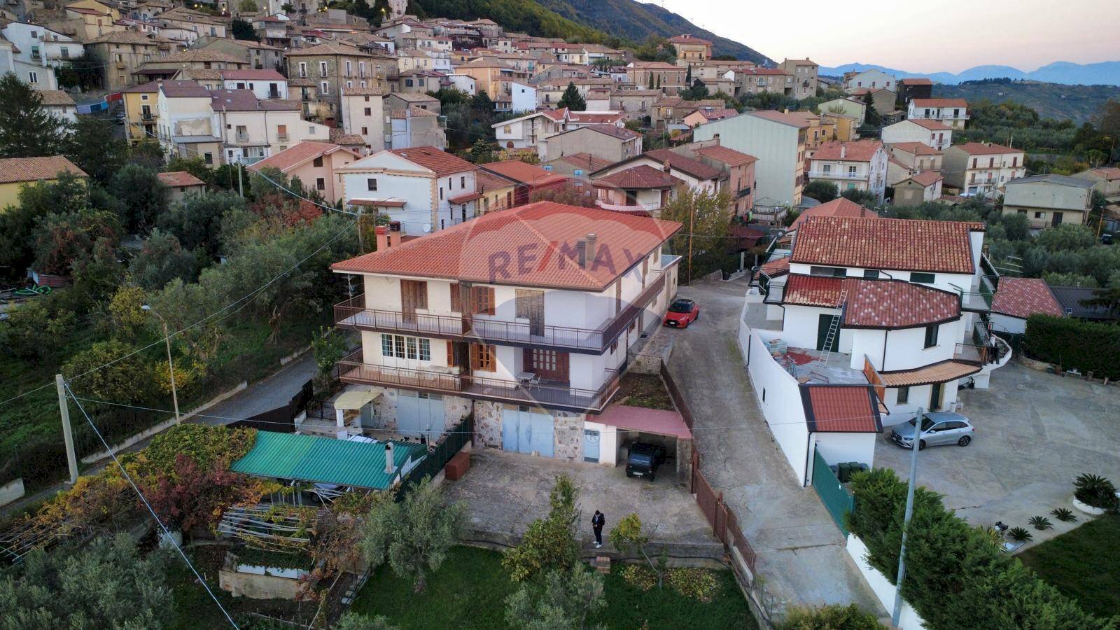 Casa all\'aperto - Casa semi indipendente via croce
 
12, Cerzeto - foto 2