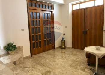 Hall / corridoio - Casa semi indipendente via croce
 
12, Cerzeto - foto 8