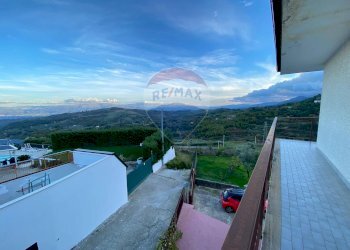 Balcone - Casa semi indipendente via croce
 
12, Cerzeto - foto 26