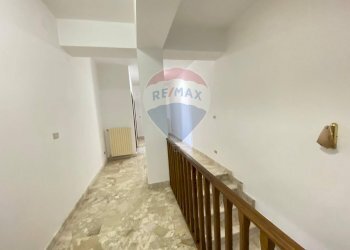 Hall / corridoio - Casa semi indipendente via croce
 
12, Cerzeto - foto 34