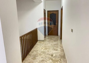 Hall / corridoio - Casa semi indipendente via croce
 
12, Cerzeto - foto 38