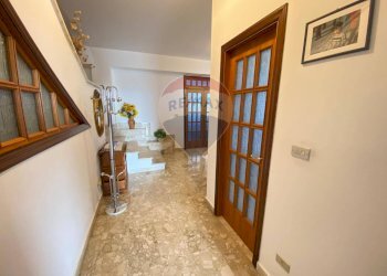 Hall / corridoio - Casa semi indipendente via croce
 
12, Cerzeto - foto 75