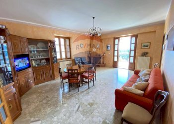 Sala da pranzo - Casa semi indipendente via croce
 
12, Cerzeto - foto 82