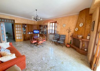 Sala da pranzo - Casa semi indipendente via croce
 
12, Cerzeto - foto 84