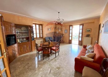 Sala da pranzo - Casa semi indipendente via croce
 
12, Cerzeto - foto 87