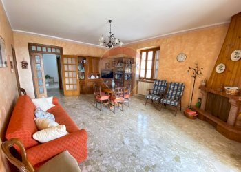 Sala da pranzo - Casa semi indipendente via croce
 
12, Cerzeto - foto 89