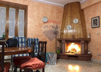 Sala da pranzo - Casa semi indipendente via croce
 
12, Cerzeto - foto 90