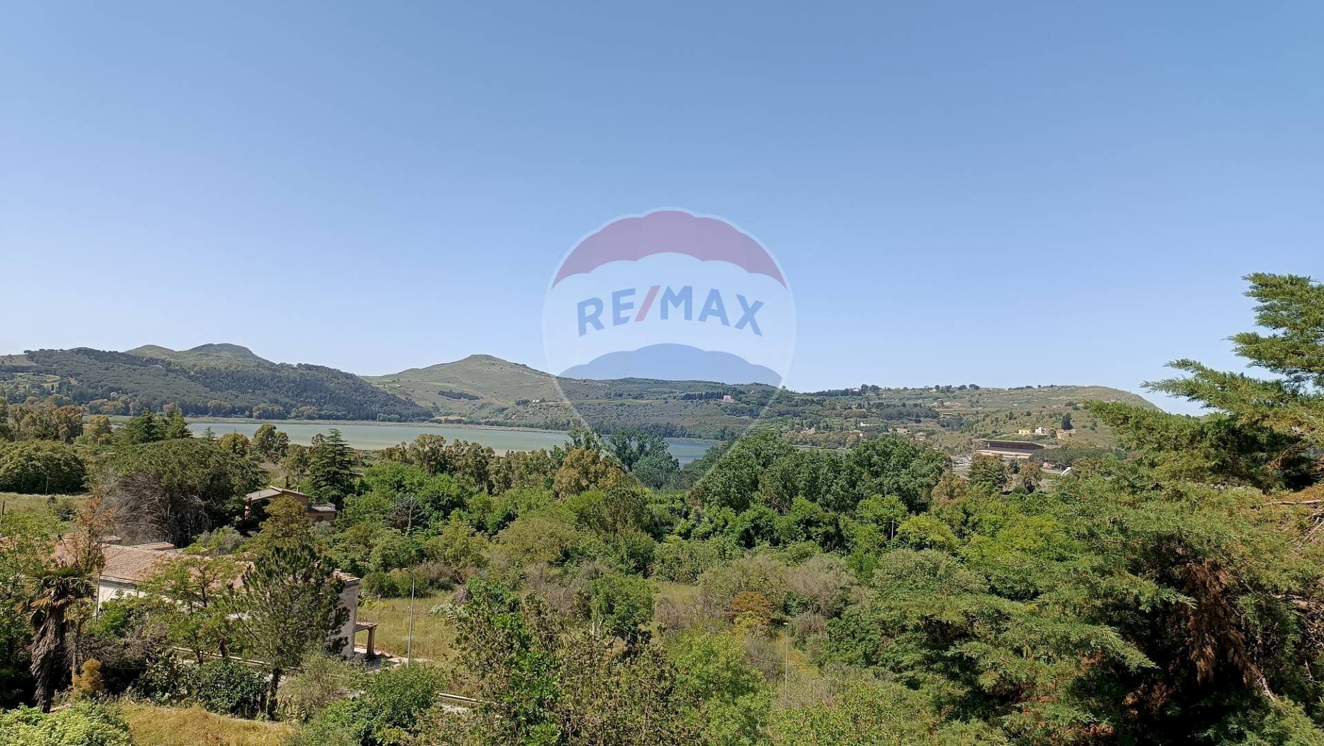 Vista delle montagne - Villa S.S. 561 C.da Lago - Parasporino
 
snc, Enna - foto 2