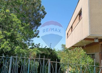 Edificio all\'aperto - Villa S.S. 561 C.da Lago - Parasporino
 
snc, Enna - foto 1