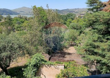 Vista delle montagne - Villa S.S. 561 C.da Lago - Parasporino
 
snc, Enna - foto 17