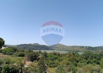 Vista delle montagne - Villa S.S. 561 C.da Lago - Parasporino
 
snc, Enna - foto 22