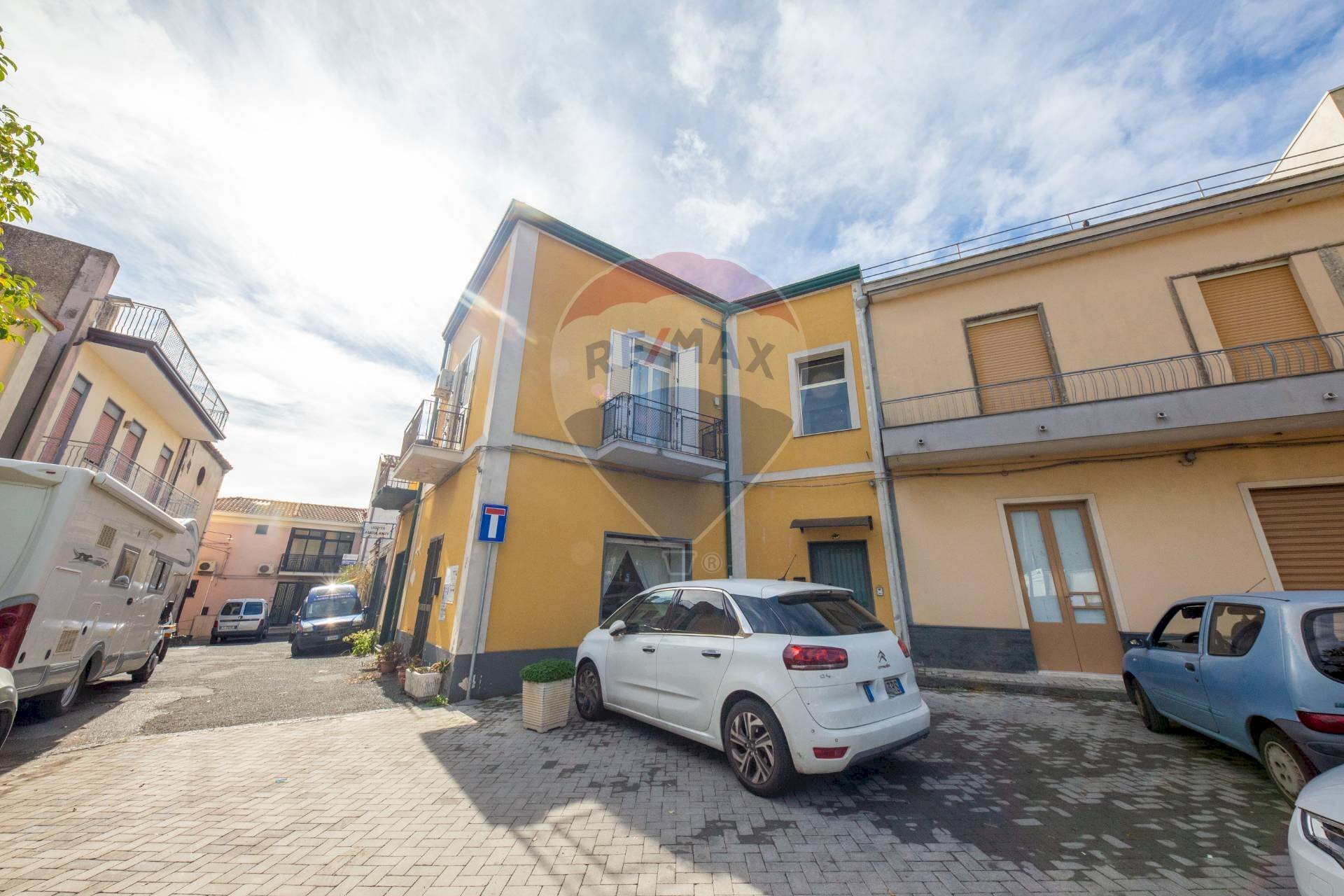 Edificio all\'aperto - Three-room apartment P.zza Municipio
 
40, Belpasso - photo 1