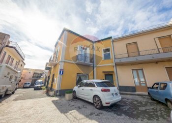 Edificio all\'aperto - Trilocale P.zza Municipio
 
40, Belpasso - foto 1