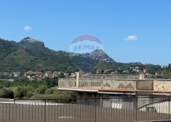 Vista delle montagne - Appartamento Via Garibaldi
 
198, Calatabiano - foto 20