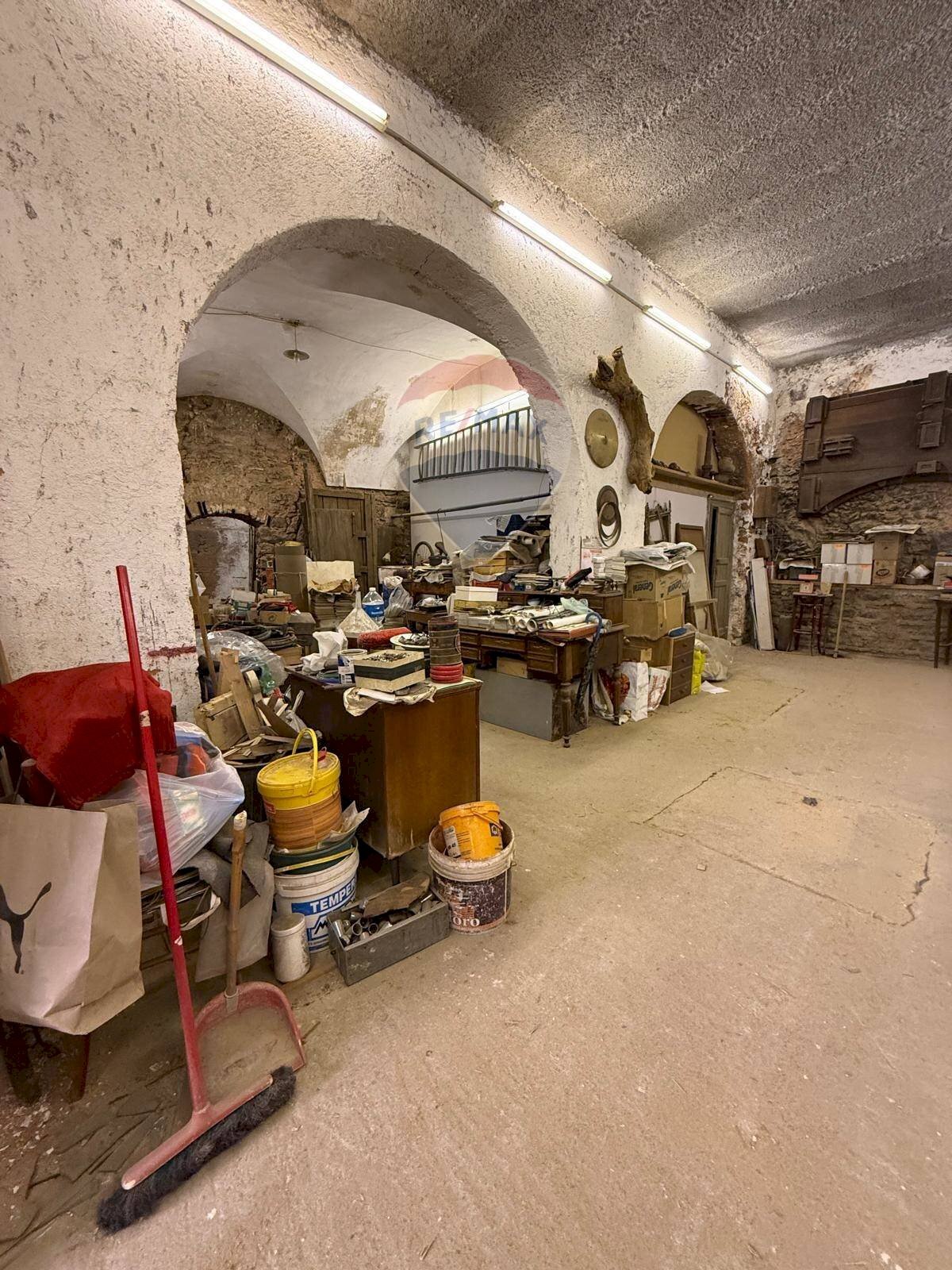 Cantina - Laboratorio Via Sacchero
 
30, Catania - foto 1