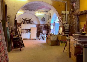 Dispensa di stoccaggio - Laboratory Via Sacchero
 
30, Catania - photo 8