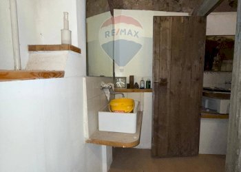 Bagno - Laboratory Via Sacchero
 
30, Catania - photo 9