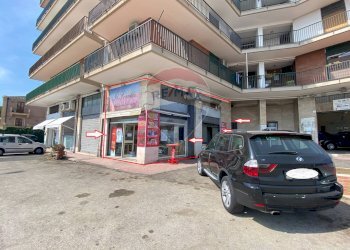 Edificio all\'aperto - Negozio Viale alcide de Gasperi
 
249, Catania - foto 1
