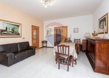 Sala da pranzo - Quadrilocale strada provinciale per riposto
 
39, Acireale - foto 3