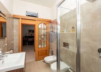 Bagno - Quadrilocale strada provinciale per riposto
 
39, Acireale - foto 20