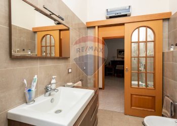 Bagno - Quadrilocale strada provinciale per riposto
 
39, Acireale - foto 21