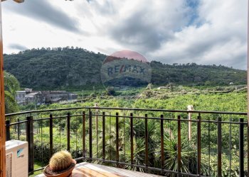 Vista delle montagne - Quadrilocale strada provinciale per riposto
 
39, Acireale - foto 37