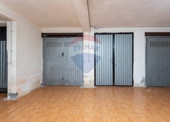 Stanza vuota - Quadrilocale strada provinciale per riposto
 
39, Acireale - foto 54