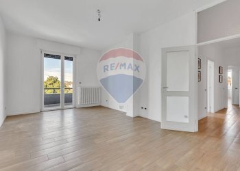 Stanza vuota - Trilocale VIA CAVOUR
 
107, Giussano - foto 1