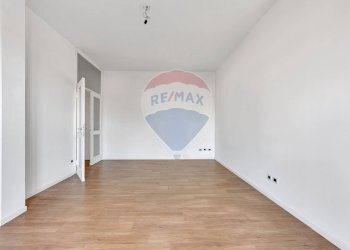 Stanza vuota - Trilocale VIA CAVOUR
 
107, Giussano - foto 4