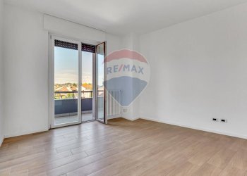 Stanza vuota - Trilocale VIA CAVOUR
 
107, Giussano - foto 8