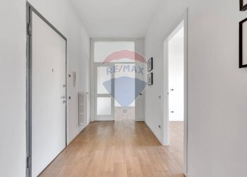 Hall / corridoio - Trilocale VIA CAVOUR
 
107, Giussano - foto 9