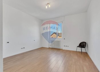 Stanza vuota - Trilocale VIA CAVOUR
 
107, Giussano - foto 11