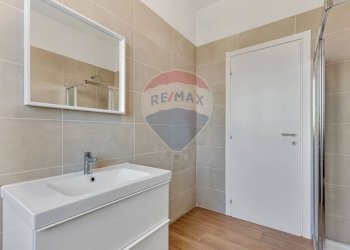 Bagno - Trilocale VIA CAVOUR
 
107, Giussano - foto 16