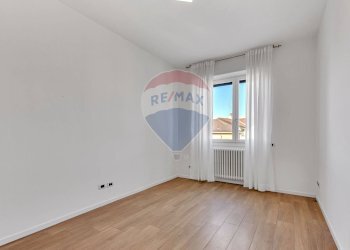 Stanza vuota - Trilocale VIA CAVOUR
 
107, Giussano - foto 22