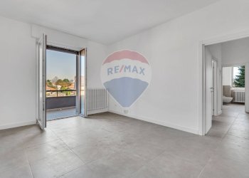 Stanza vuota - Trilocale VIA CAVOUR
 
107, Giussano - foto 1