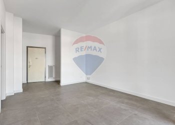 Stanza vuota - Trilocale VIA CAVOUR
 
107, Giussano - foto 6