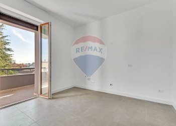 Stanza vuota - Trilocale VIA CAVOUR
 
107, Giussano - foto 7